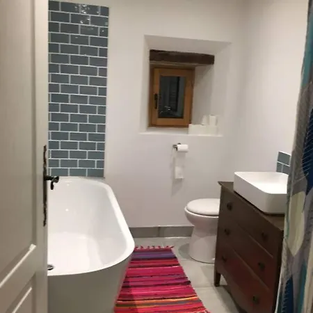 Le Petit Donjon At Chateau Mareuil