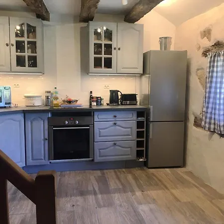 Le Petit Donjon At Chateau Mareuil * Brigueuil-le-Chantre