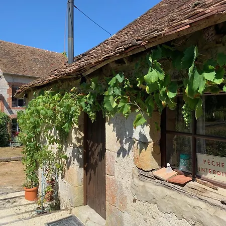 Appartement Le Petit Donjon At Chateau Mareuil Brigueuil-le-Chantre