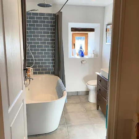 Le Petit Donjon At Chateau Mareuil *