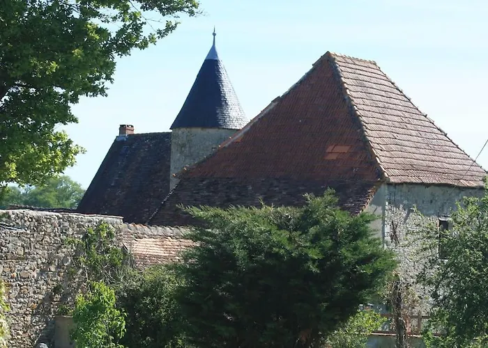 Le Petit Donjon At Chateau Mareuil * Brigueil-le-Chantre