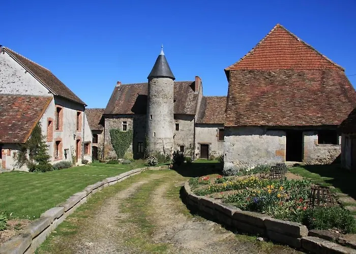 Le Petit Donjon At Chateau Mareuil * Brigueil-le-Chantre