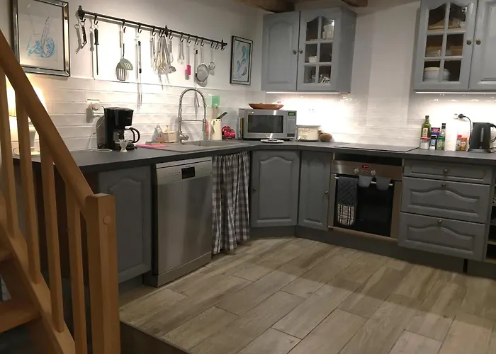 Апартаменты Le Petit Donjon At Chateau Mareuil